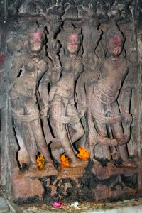 सरस्वती मंदिर की आकृतियां 
